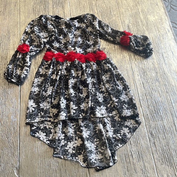 Mia Belle 3 beautiful outfits - Picture 3 of 3